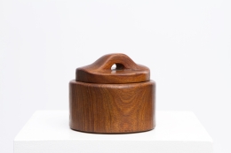 Alexandre Noll's wooden box with lid, full straight view